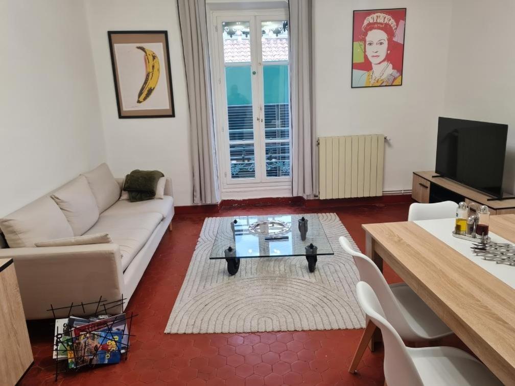 Appartement Nimes Centre Luaran gambar